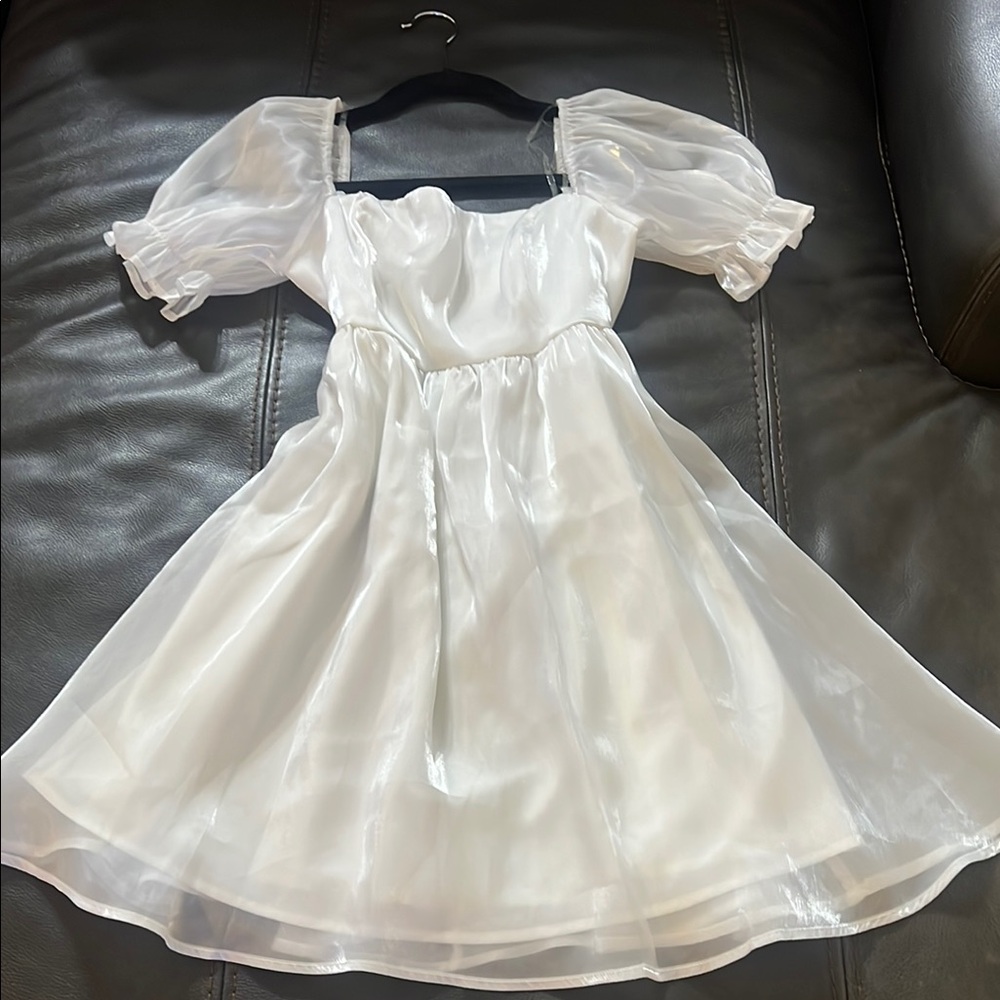 Charming White Puff Sleeve Kids Dress